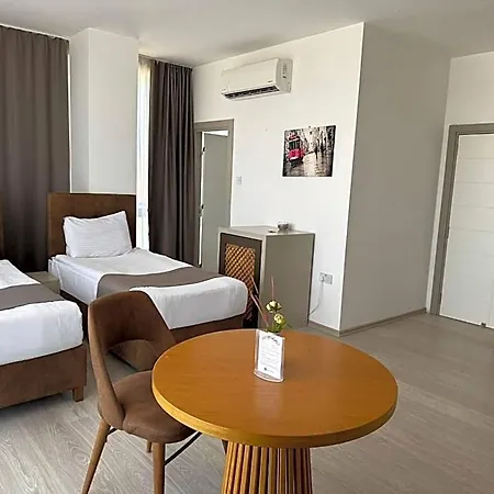 Aparthotel Alya